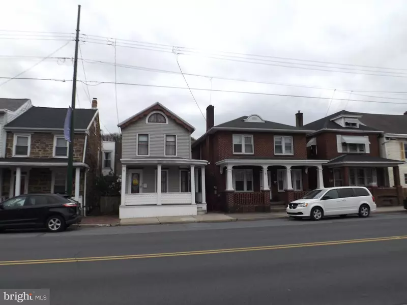 210-212 S 2ND ST, Saint Clair, PA 17970