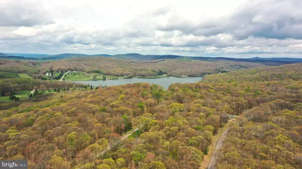 Terra Alta, WV 26764,888 E ALPINE DR