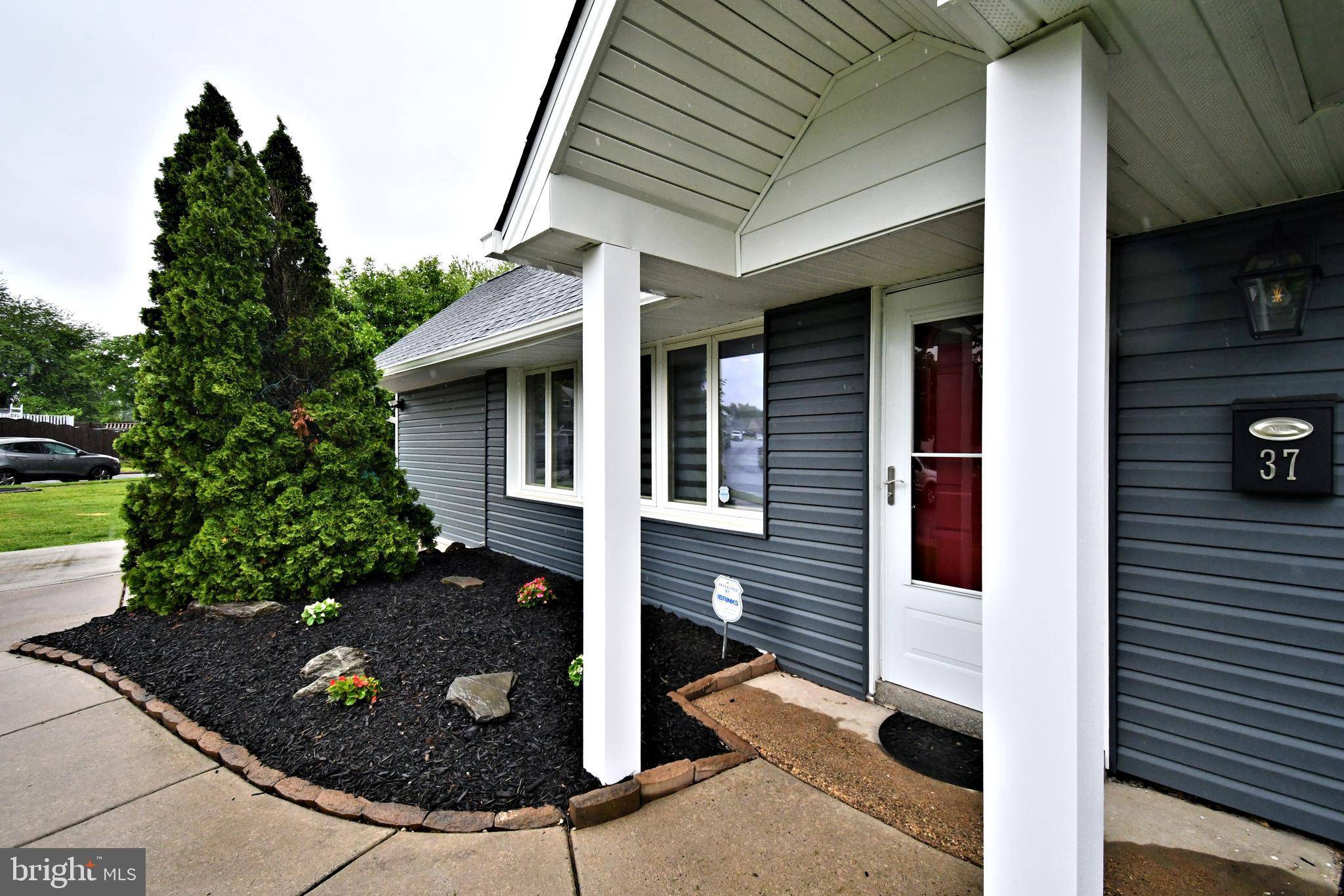 Levittown, PA 19056,37 PEONY RD