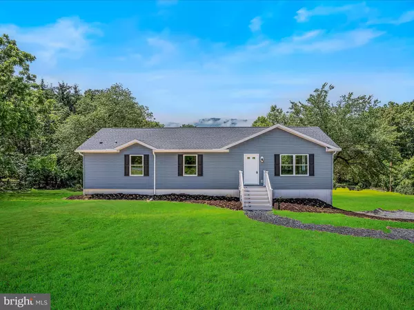 17 APPLE ORCHARD TRL, Berkeley Springs, WV 25411