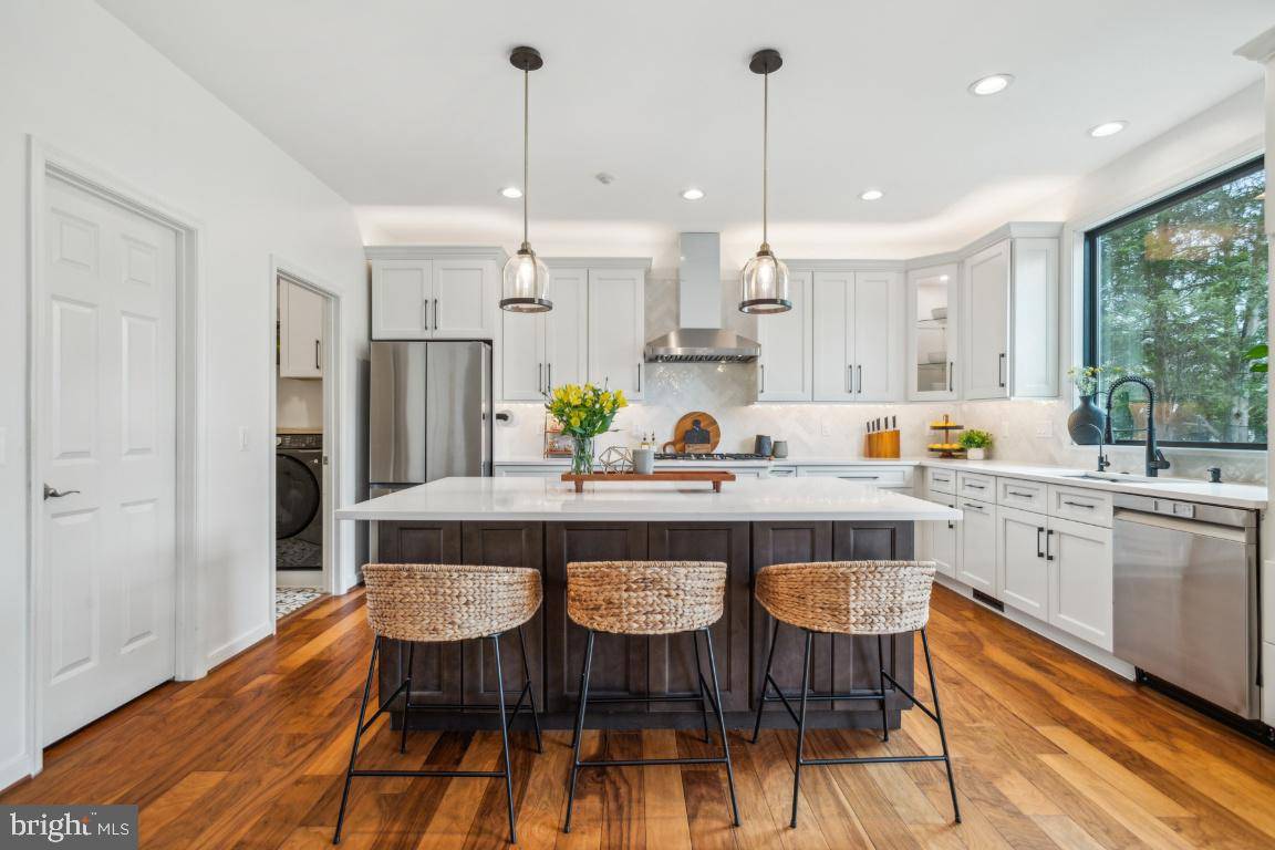 Ashburn, VA 20148,42004 DONNINGTON PL