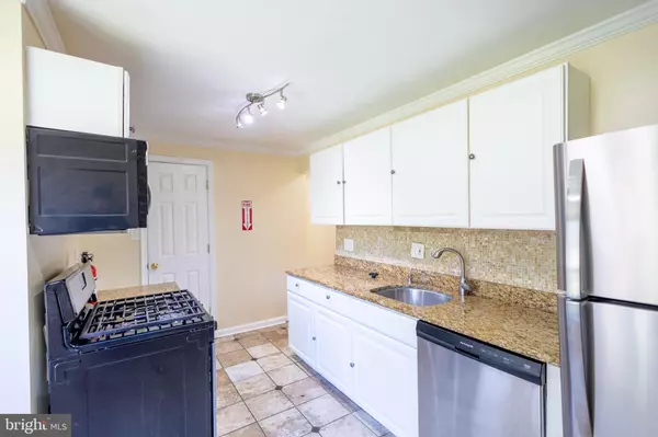 Temple Hills, MD 20748,3348 HUNTLEY SQUARE DR #B