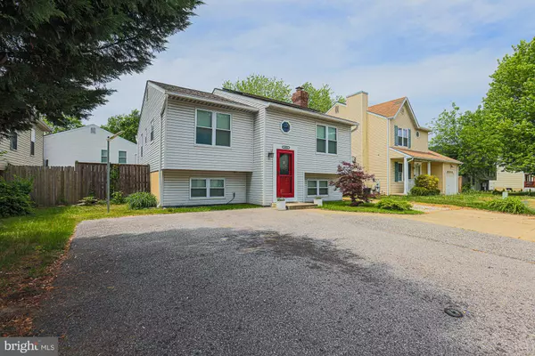 8076 CATHERINE AVE, Pasadena, MD 21122