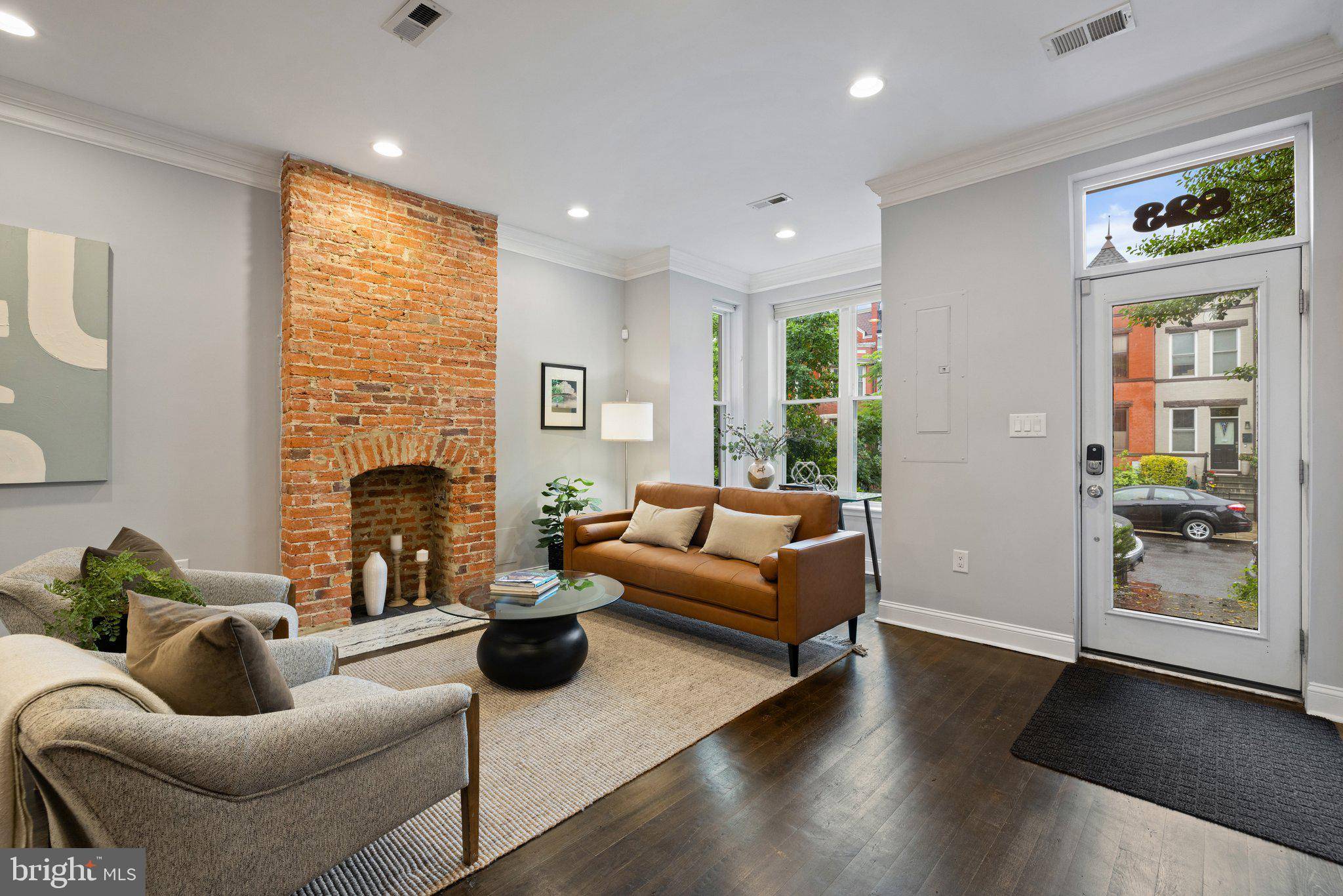 Washington, DC 20002,823 11TH ST NE