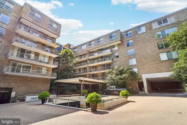 Washington, DC 20016,4100 CATHEDRAL AVE NW #818