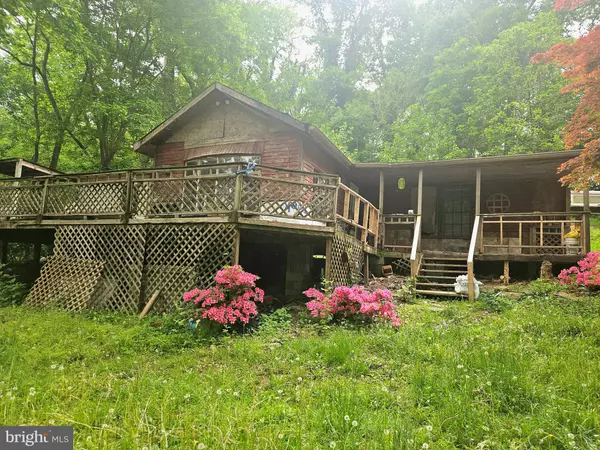 Falling Waters, WV 25419,250 BURNSIDE DR