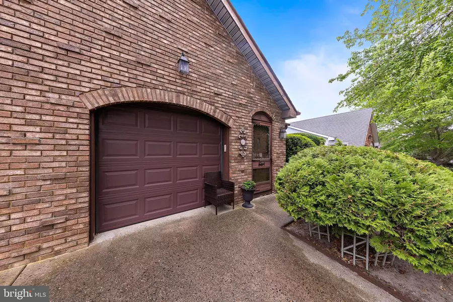 22 FIR RD, Manahawkin, NJ 08050