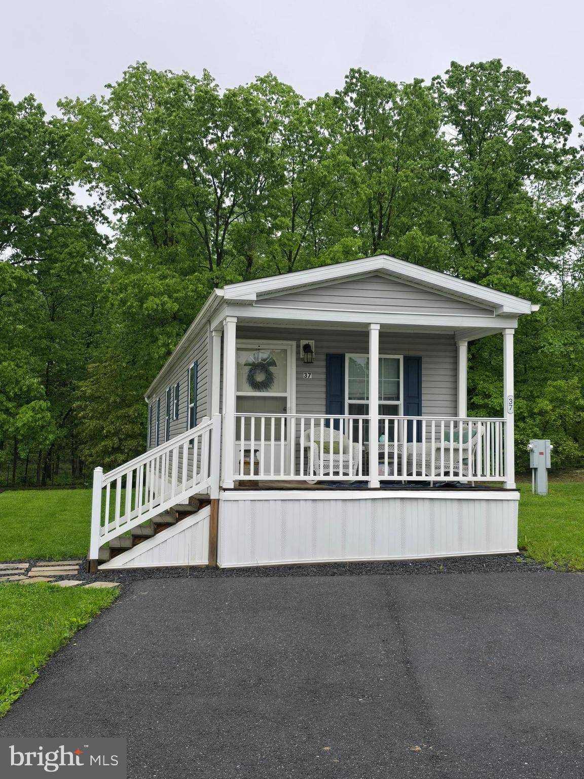 New Bloomfield, PA 17068,37 MEADOWVIEW DR