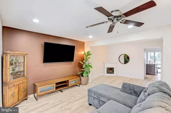 East Windsor, NJ 08520,384 BOLTON RD