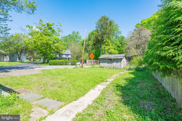 Asbury, NJ 08802,571 MAIN ST PATTENBURG