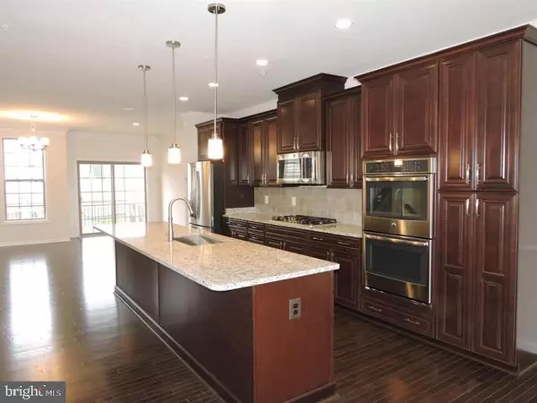 Ashburn, VA 20148,43112 INDIA WHARF SQ