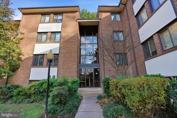 1552 NORTHGATE SQ #12B, Reston, VA 20190