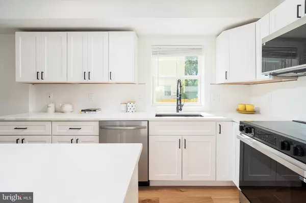 4620 HUNT PL NE, Washington, DC 20019