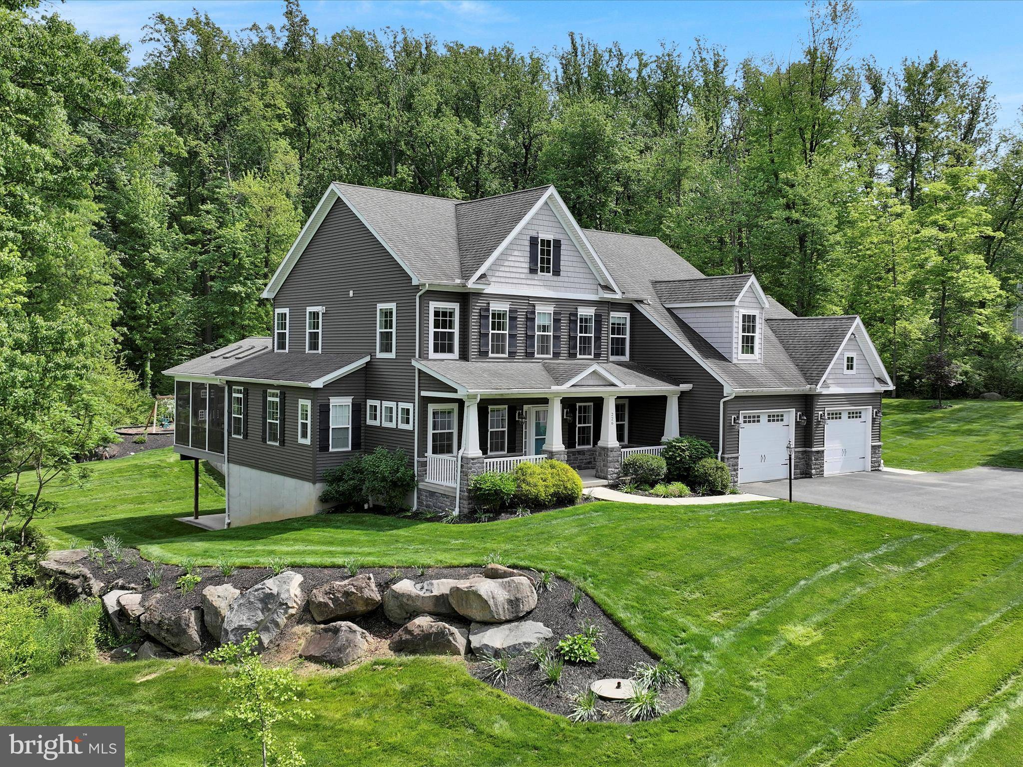 226 CRIMSON LN, Elizabethtown, PA 17022