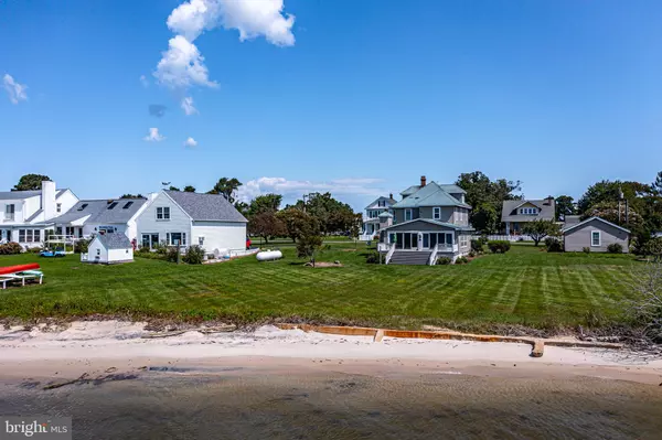 Reedville, VA 22539,159 FLEETON POINT CIR