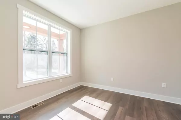 Shepherdstown, WV 25443,COMSTOCK DR
