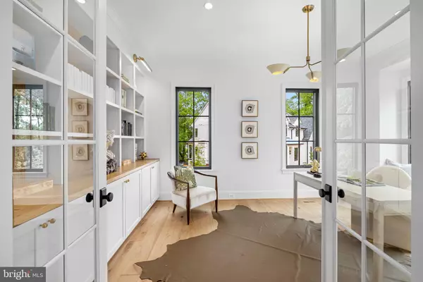 Mclean, VA 22101,2107 ELLIOTT AVE