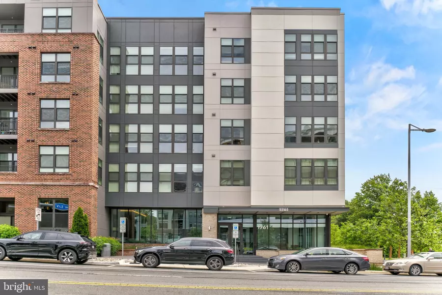 1761 OLD MEADOW RD #209, Mclean, VA 22102