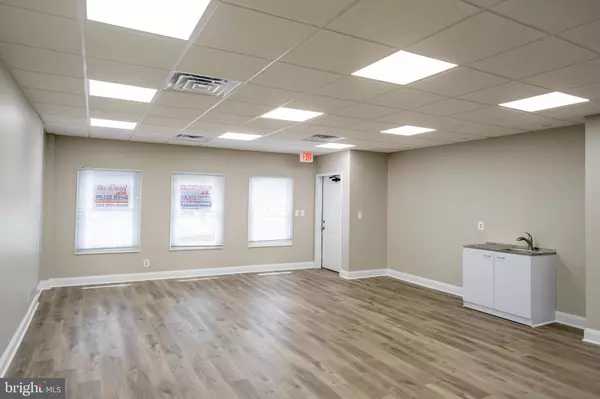 Annandale, VA 22003,7330 MCWHORTER PL #7330B