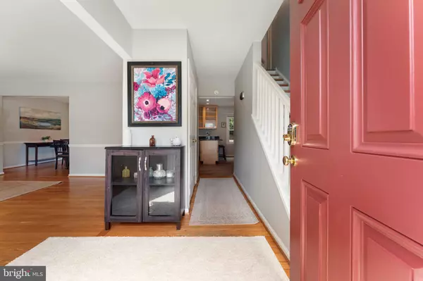 Herndon, VA 20171,3206 RAVENSCRAIG CT