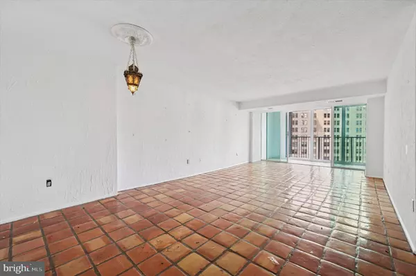Philadelphia, PA 19102,1420 LOCUST ST #14N