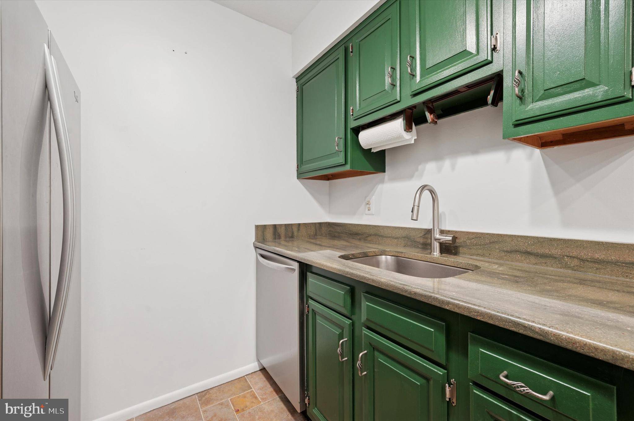 Philadelphia, PA 19102,1420 LOCUST ST #14N