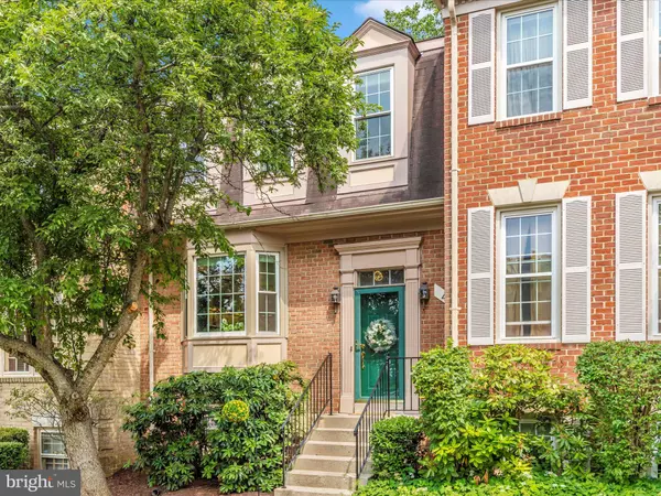 4 CEDARWOOD CT, North Bethesda, MD 20852