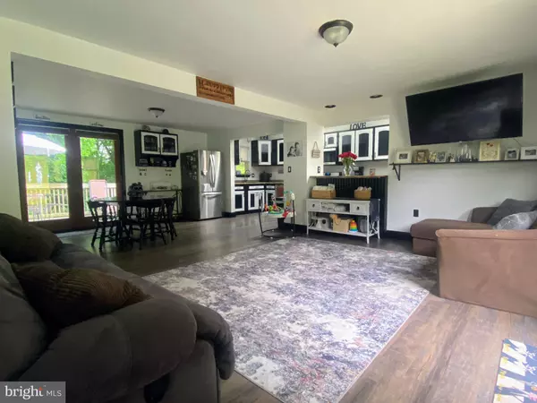 Ephrata, PA 17522,273 RIDGE AVE