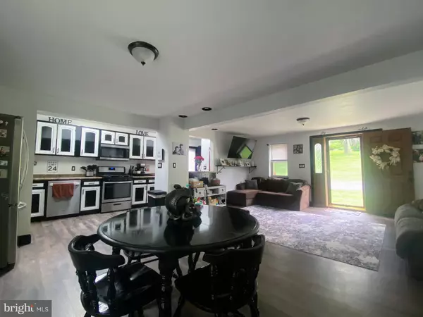 Ephrata, PA 17522,273 RIDGE AVE