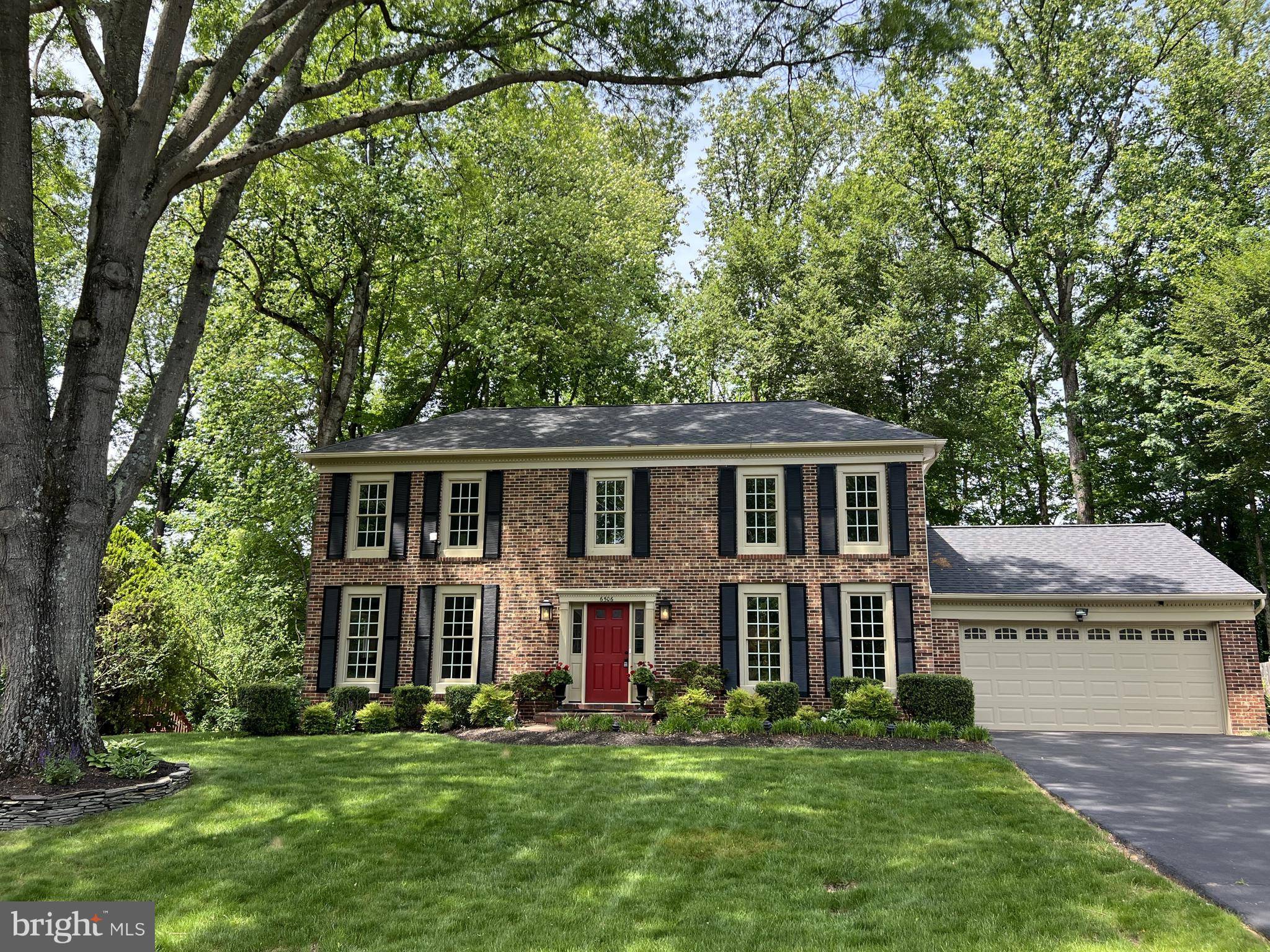 Mclean, VA 22101,6506 BELLAMINE CT