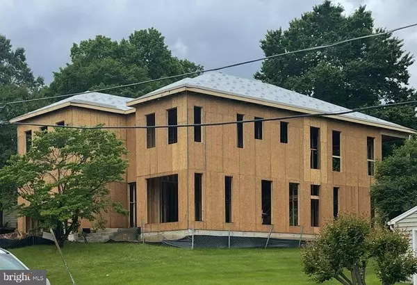 Falls Church, VA 22042,3104 DASHIELL RD