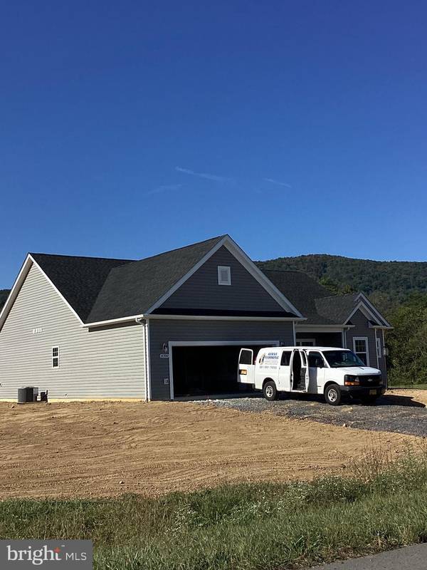 8700 REGAL DR, Mercersburg, PA 17236