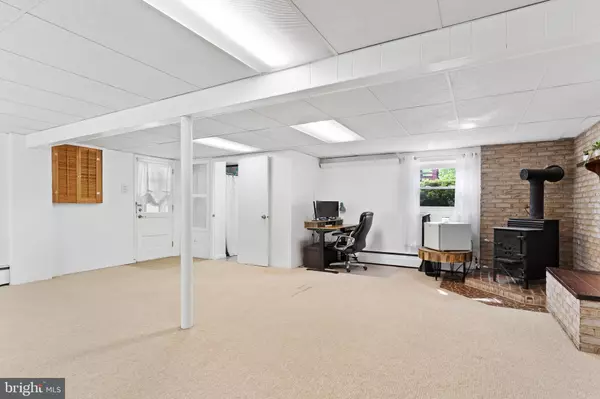 Harrisburg, PA 17109,1432 KAREN DR