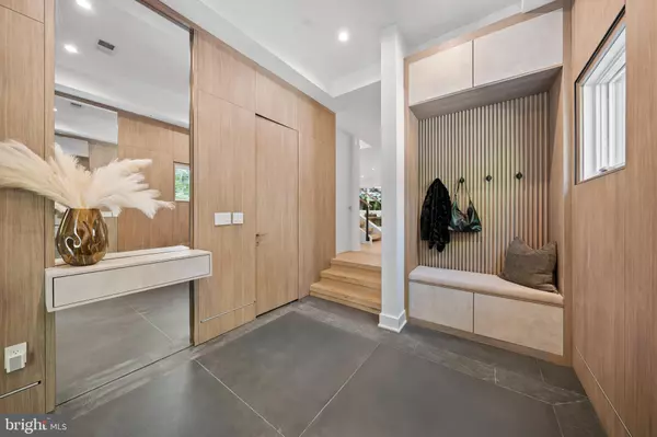 Washington, DC 20008,4656 BROAD BRANCH RD NW