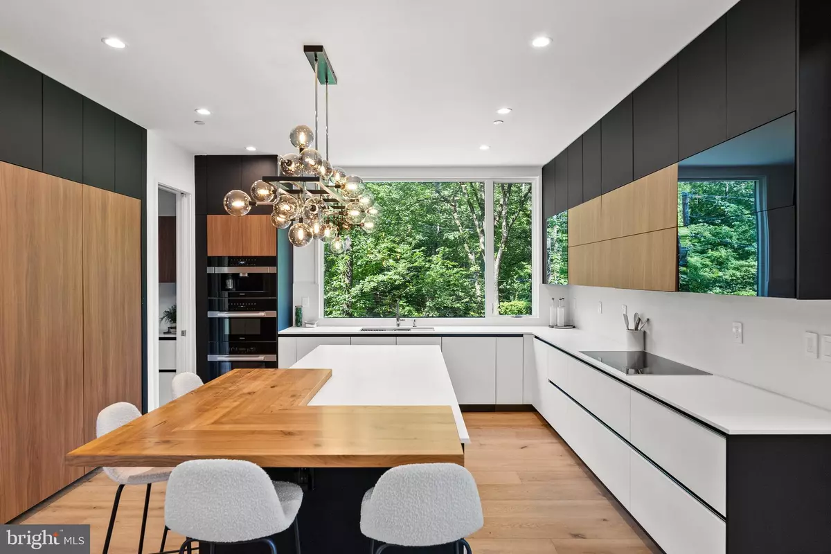 Washington, DC 20008,4656 BROAD BRANCH RD NW