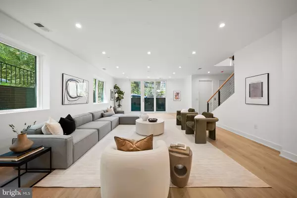 Washington, DC 20008,4656 BROAD BRANCH RD NW