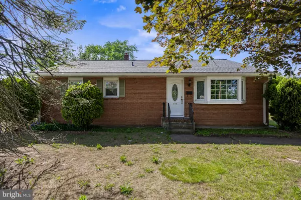 718 RANCOCAS AVE, Riverside, NJ 08075