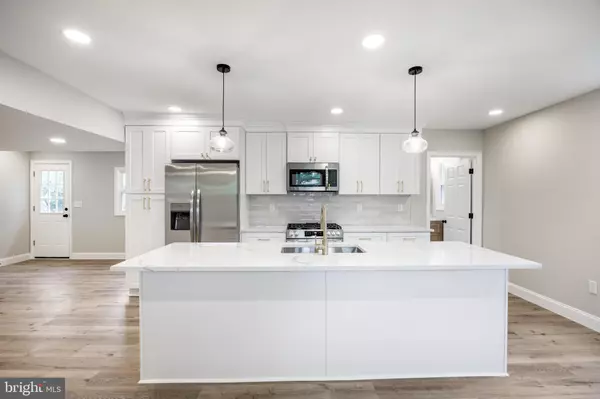 Malaga, NJ 08328,1985 WEST BLVD