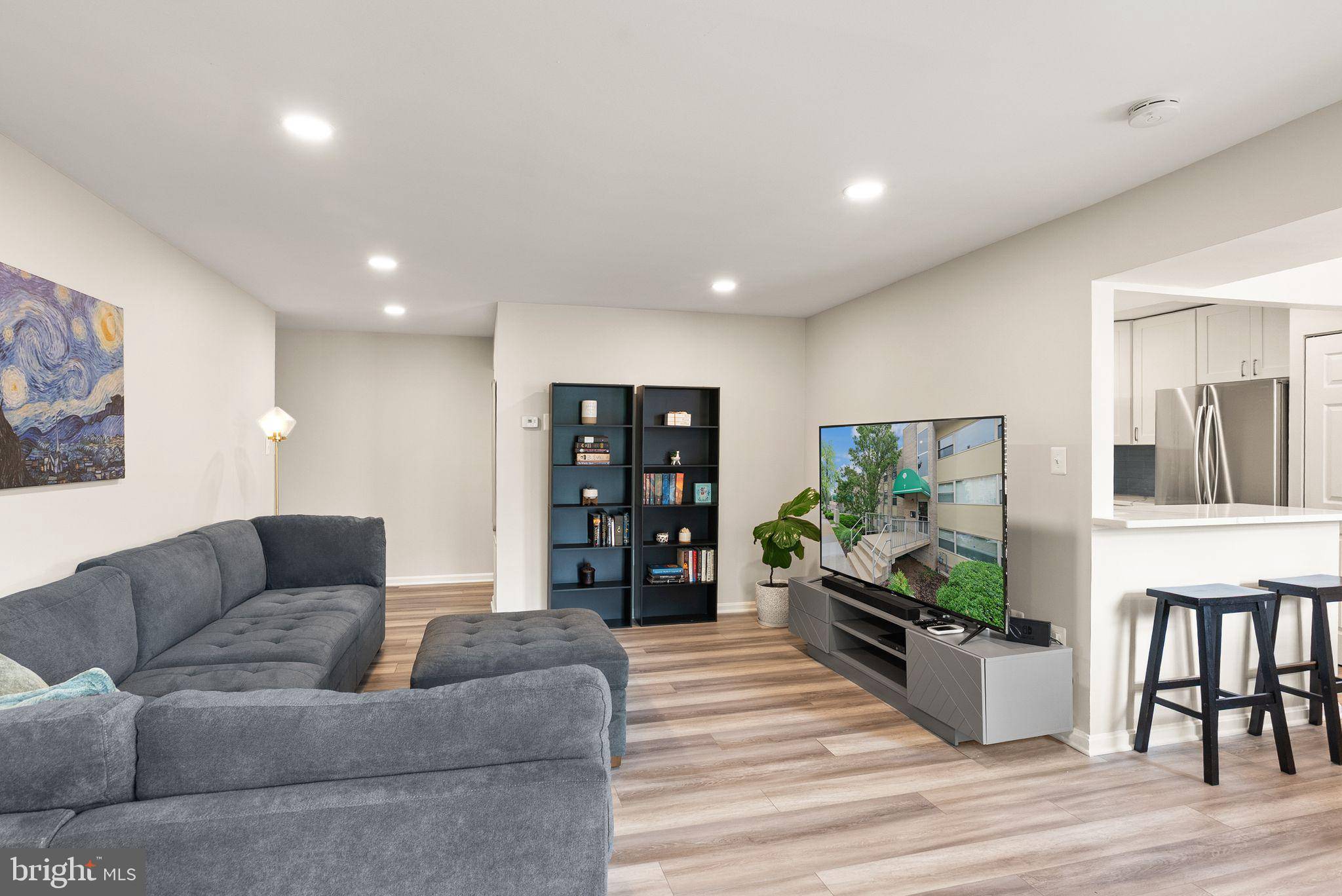 Alexandria, VA 22304,7 CANTERBURY SQ #401