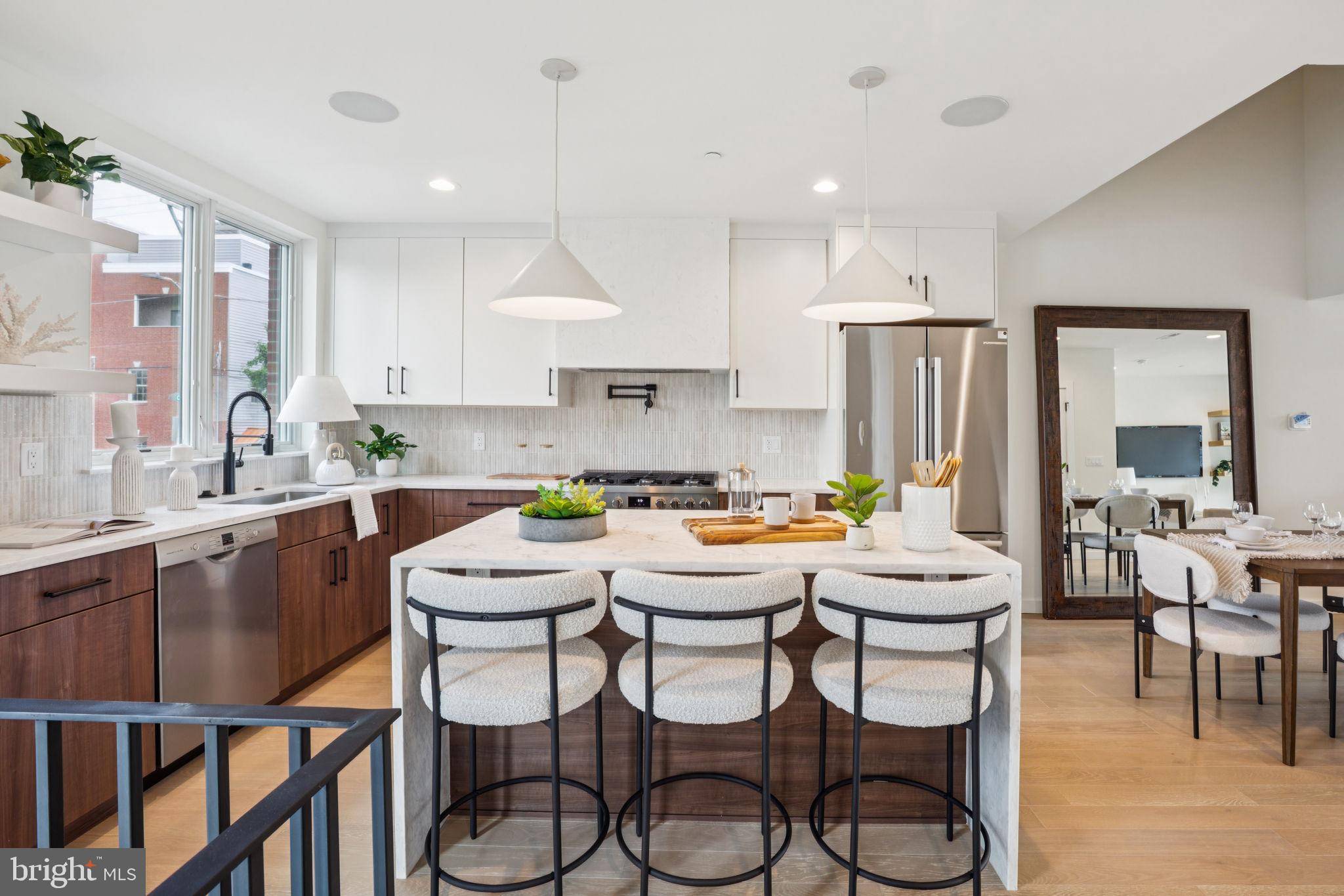 614 BRENNA WALK, Philadelphia, PA 19123