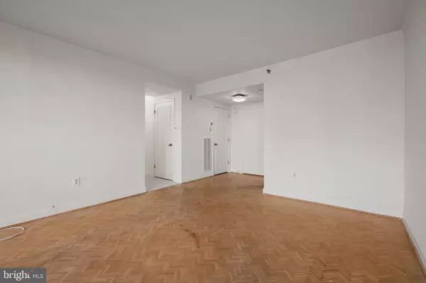 Chevy Chase, MD 20815,4550 N PARK AVE #807