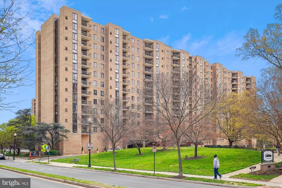 4500 S FOUR MILE RUN DR #1016, Arlington, VA 22204