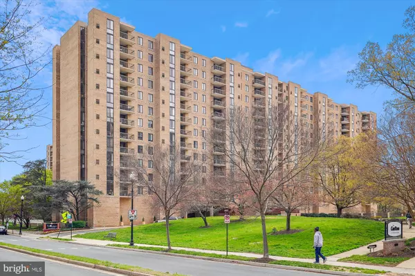 4500 S FOUR MILE RUN DR #1016, Arlington, VA 22204