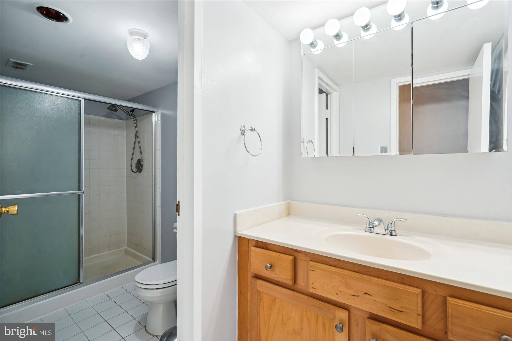 Arlington, VA 22204,4500 S FOUR MILE RUN DR #1016