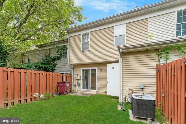 Capitol Heights, MD 20743,1008 HANBURY CT