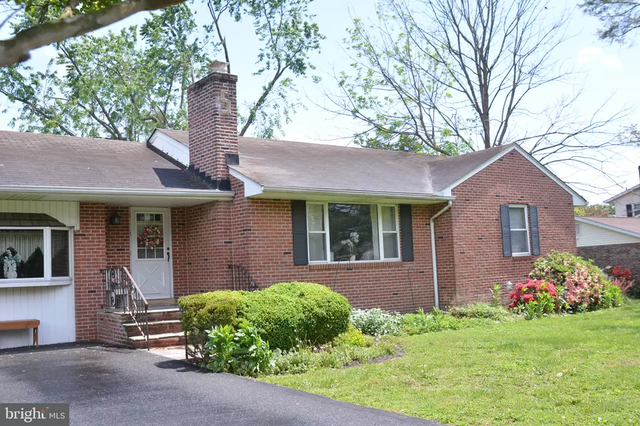 11 GLEN BERNE DR, Wilmington, DE 19804