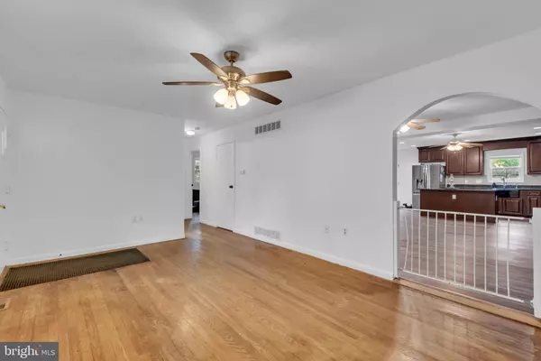 Severna Park, MD 21146,24 HOLLY RD