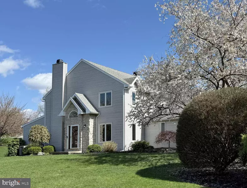 2559 FAIRWAY DR, York, PA 17402