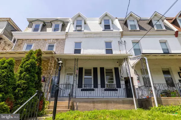 221 ROCHELLE AVE, Philadelphia, PA 19128