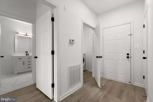 Montgomery Village, MD 20879,9800 LEATHERFERN TER #303-255